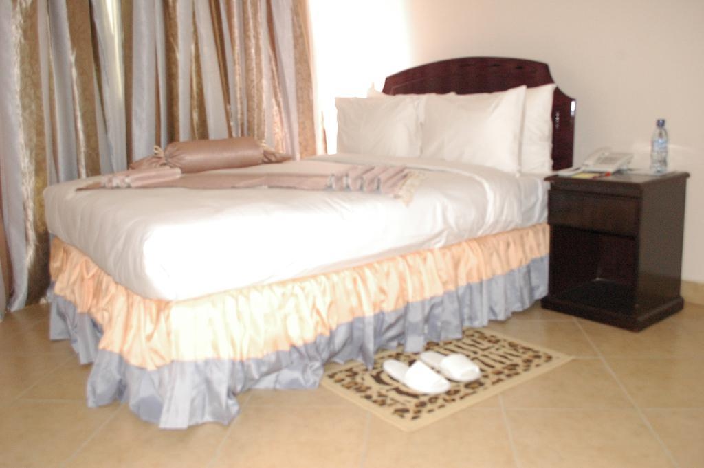 Grace Land Hotel 아루샤 객실 사진